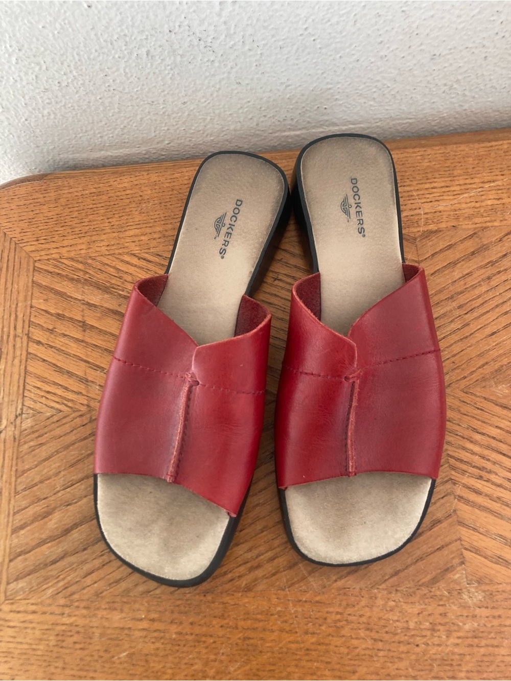 DOCKERS Red Leather Slip On Classic Comfy Mules (9)